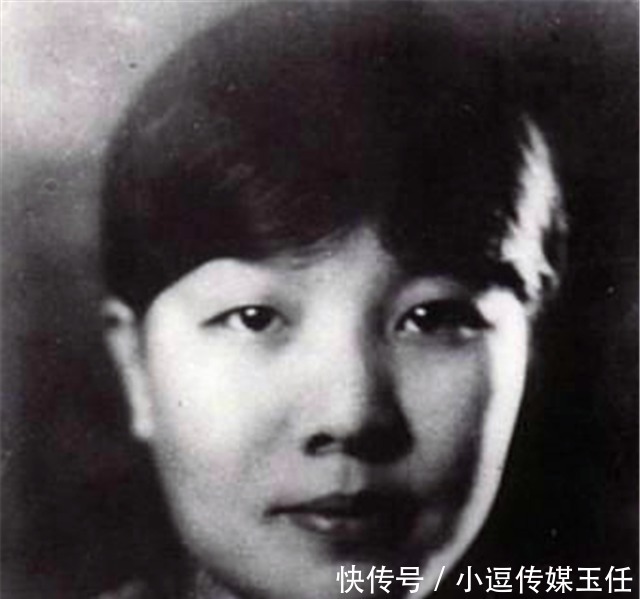 冰心的孙子为何在她的墓碑上,写“枉为人表,教子无方”8个大字