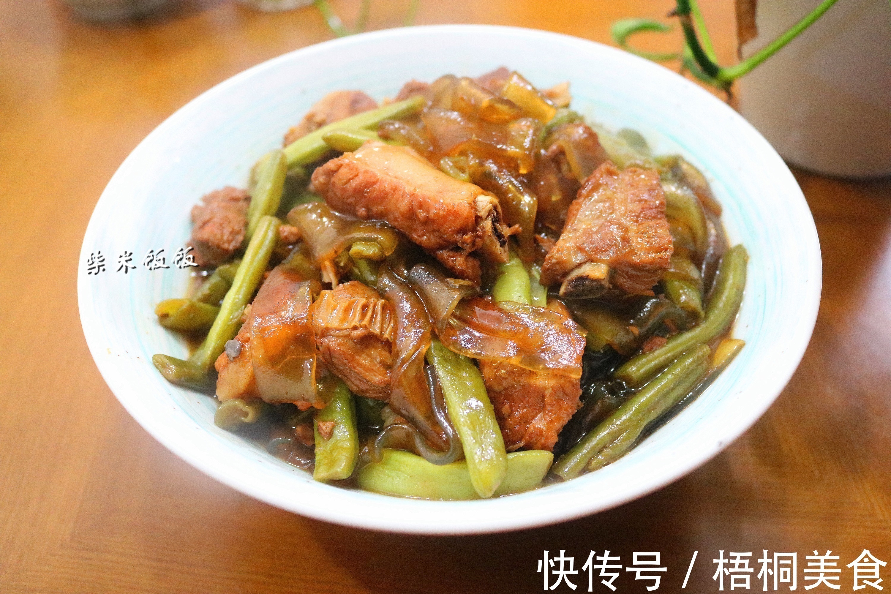 晚餐,花100元只做了一个菜,朋友说:很实惠,外面200吃不到