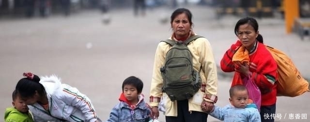 张爸爸|老公喜欢儿子,老婆却生了10个女儿,网友表示:命中注定当岳父