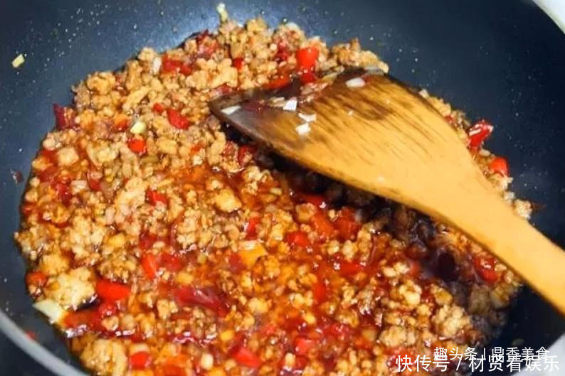 不粘锅|川菜厨师教你做道家常菜,不坨不粘锅,鲜香味美,比吃牛肉还过瘾
