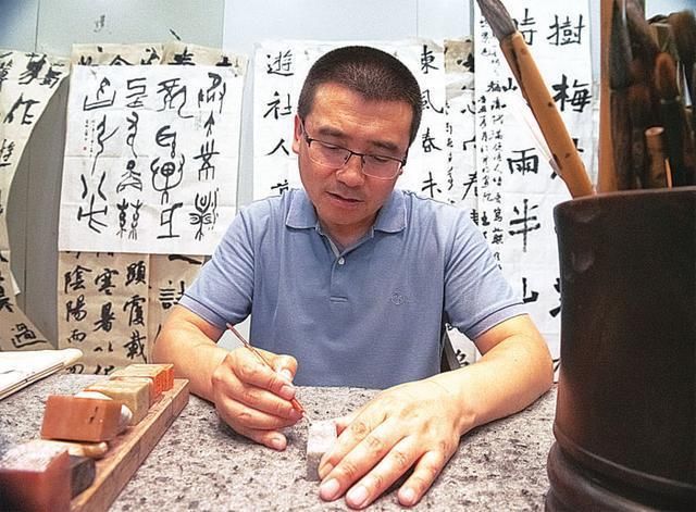 书法家协会|专访大庆甲骨文书法传承和发展推动者董洪涛--承古泽今
