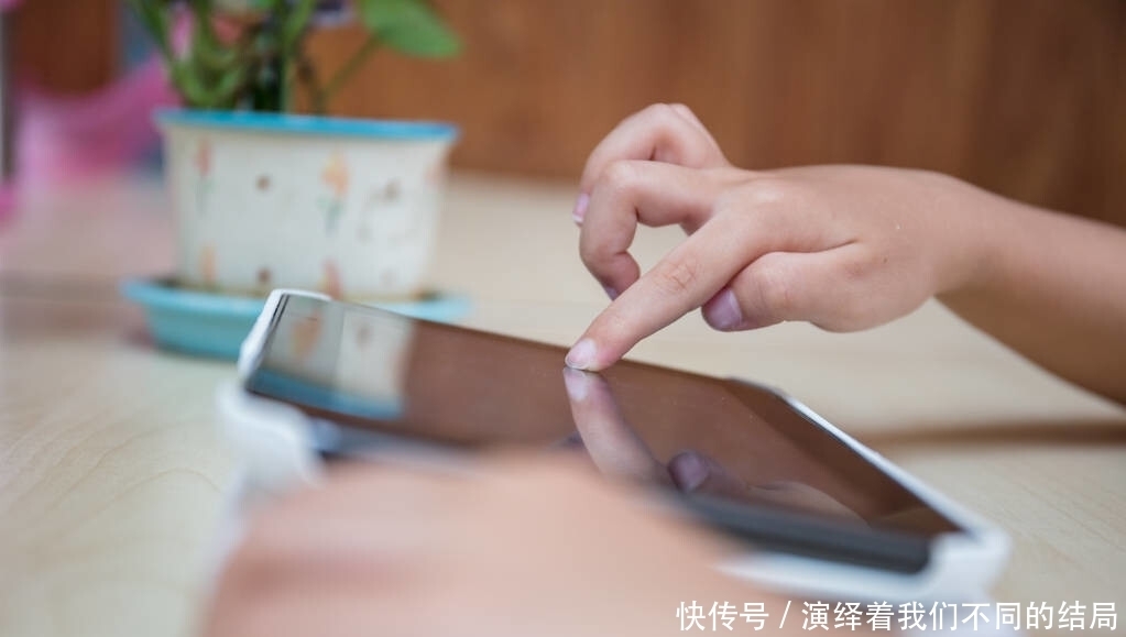 寒假放纵孩子看电视?您可能还不知道危害有多大