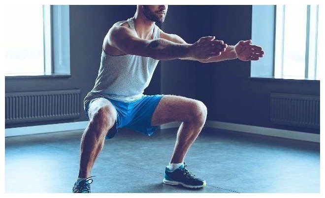 小伙子|那个每天做100个深蹲的小伙子,现在3年过去了,他现在怎么样