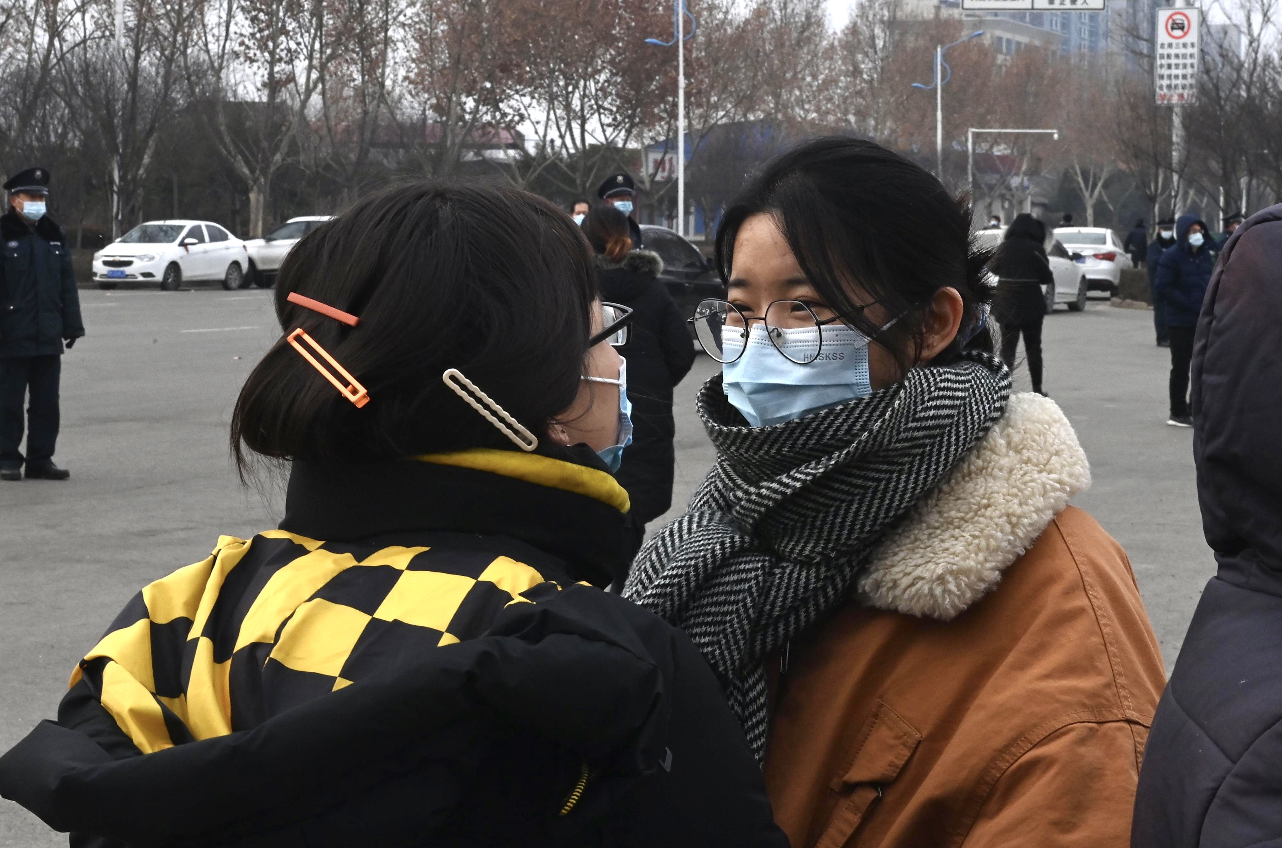 考场|为300多名考生的求学路护航——直击“增设考点”里的研究生考试