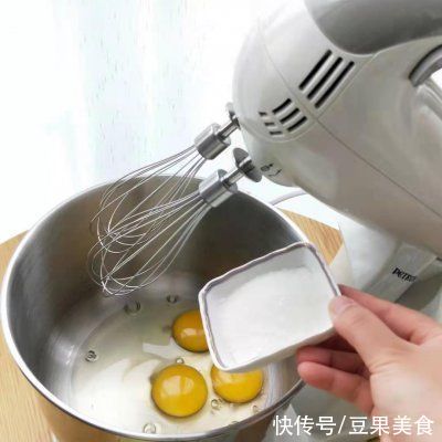 低筋面粉|肉松蛋糕很受欢迎的一款小蛋糕