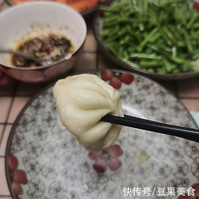 5分钟就能做好的猪肉白萝卜小笼包，简单又好吃