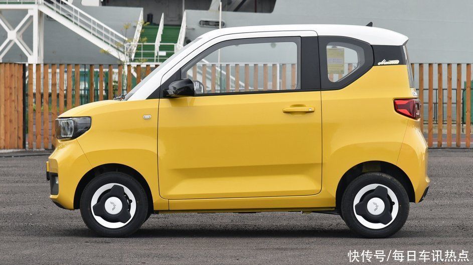 宏光MINIEV马卡龙上市，有安全气囊仅3.76w起，这个价格值得吗？