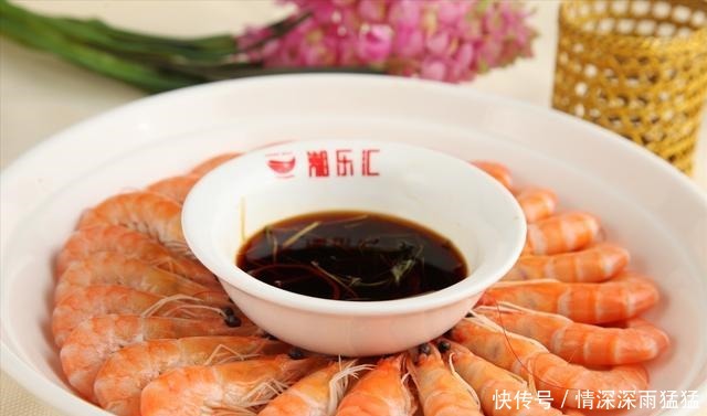 做水煮虾,万万别凉水下锅煮!告诉你正确做法,虾肉鲜嫩无腥味!
