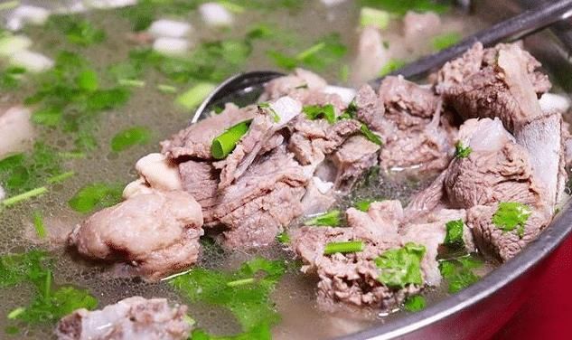 清洗羊肉，只冲水可不行！多做3步，无需焯水，肉干净软嫩还不膻