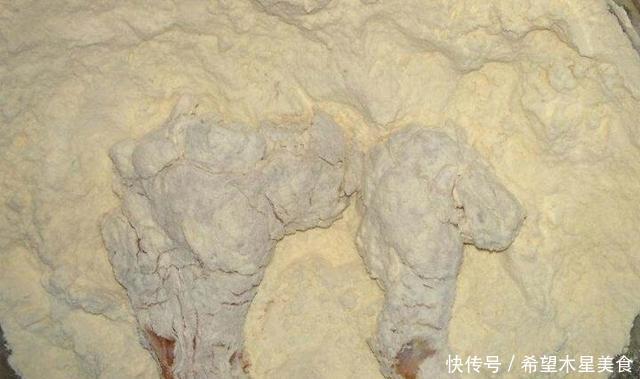 里鲜|鸡腿别再炖着吃,加一包牛奶简单一做外酥里鲜,上桌孩子抢着吃