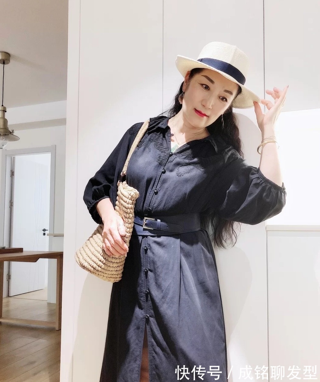 衬衫|五六十岁的女人怎么穿减龄?学会“三要三不要”,时尚优雅显年轻