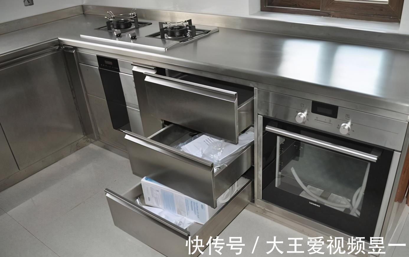 家庭|厨房台面到底能不能装不锈钢入住3年说实话，很多家庭都被坑了