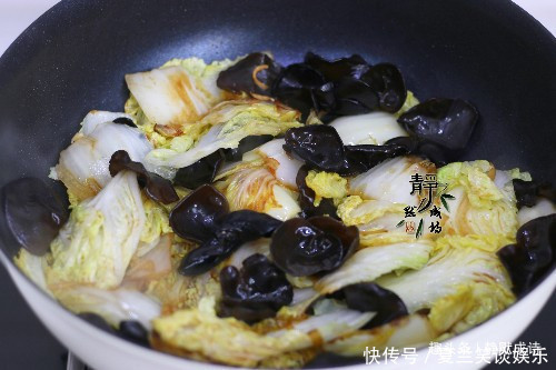 美味|此菜每周必吃,做法简单又美味,清洁肠道还补血,给肉都不换