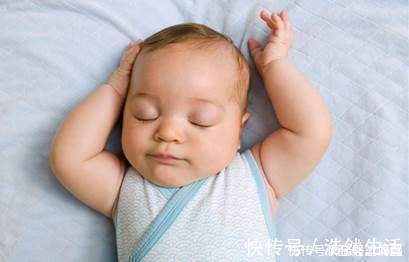 姿势|想要宝宝睡得好，正确睡姿少不了！宝宝的几个睡姿各有什么优缺点