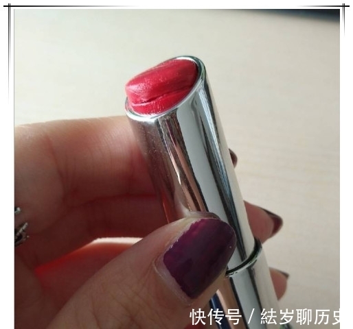 放飞自我|女生口红“穷”到什么程度,最后放飞自我,男友:比我还“挚爱”