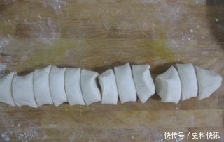 这个馅饼多给老人和小孩吃,常吃补虚损强体质,可惜很多人不懂吃