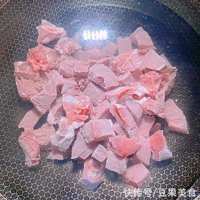 牛肉|那一碗令人神往的红烧牛肉炖萝卜