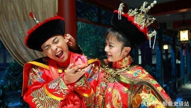  a84|少女出一上联：“午朝门外，排两班，文文武武”，乞丐一下联，绝了