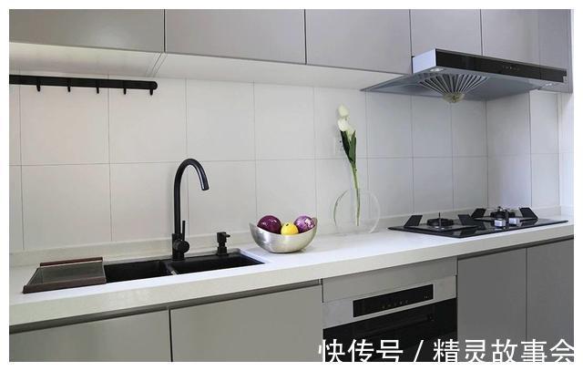 本案|217平现代风大平层,撞色搭配出新意,高级灰凸显生活态度