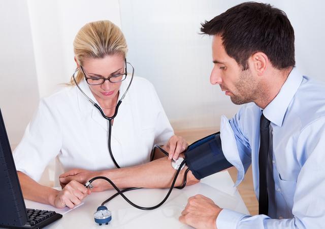 高血压|一位年轻的高血压患者，吃药不管用，找到病因后才知道药白吃了