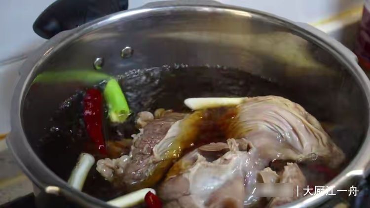 聪明人|猪身上不多得的“宝贝”，肉贩子常常留着自己吃，聪明人都这样做