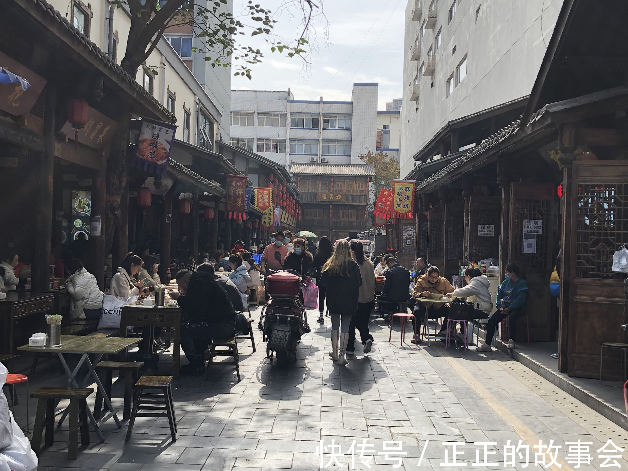 批发|荷花池市场里藏着一条古色古香的街道，精美堪比古镇旅游区