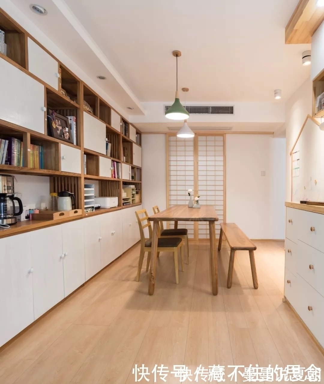 柜子|是谁想出来的,厨房橱柜底部留空一格,没想到做饭这么实用!