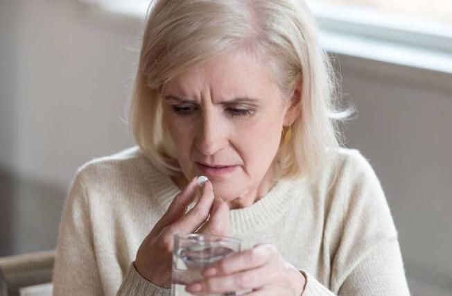 高血压|提醒高血压患者：吃降压药后，切勿吃这类水果，否则易诱发心梗！