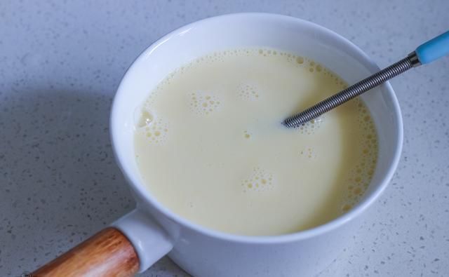水蒸蛋|1瓶牛奶，2个鸡蛋，教你在家做布丁，简单0失败，比蛋挞还好吃