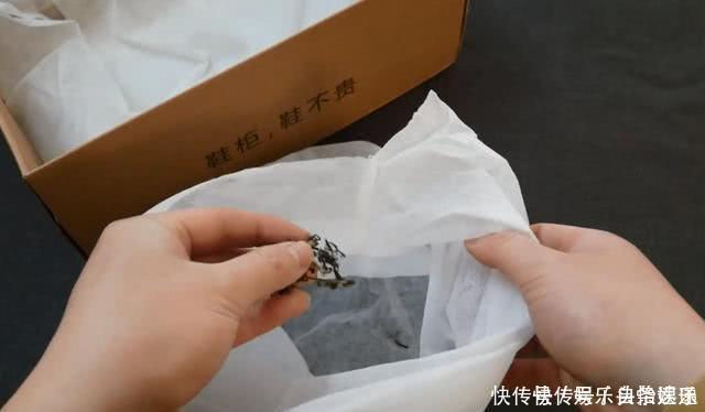 买了几十年鞋，才知道鞋盒里的那层白布这么重要，以前太浪费了