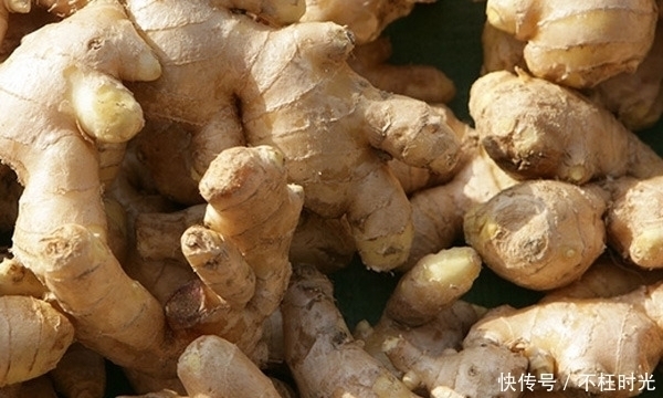排毒|生姜加一宝排毒祛湿功效惊人，男子不可百日无姜，现在明白还不晚
