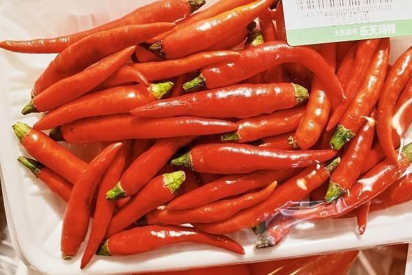 小吃街|甲状腺结节真的不能吃海鲜吗？医生：其实有两种食物不能吃