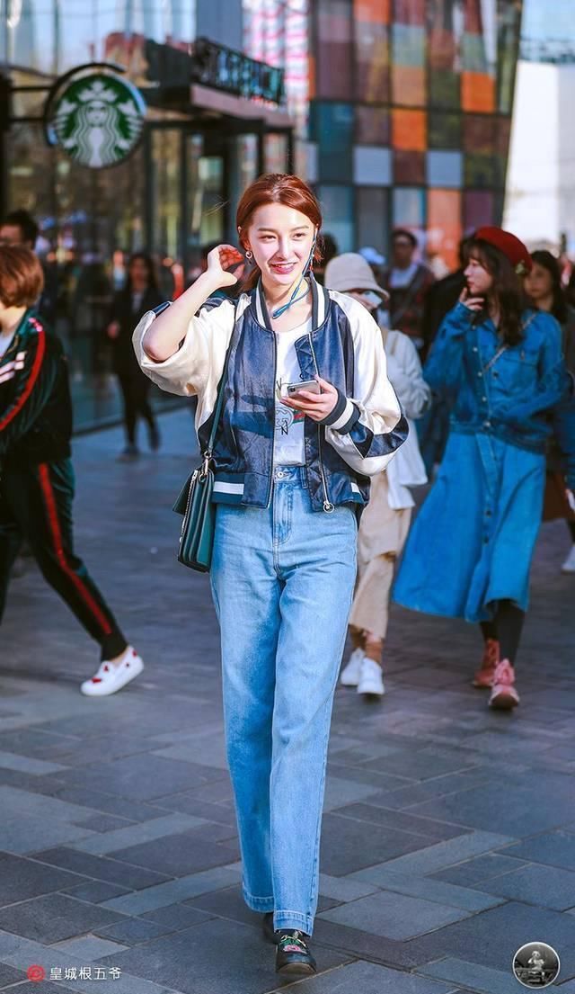 看似|每个人都有属于自己的穿法,看似很简单服装,穿起来美丽又有特点