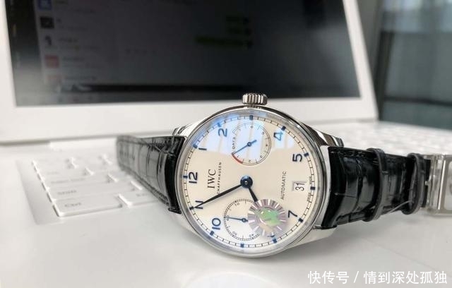 香港海关缴获的腕表堆积如山!专家开箱鉴定被这做工看呆了称这技术不输正品啊