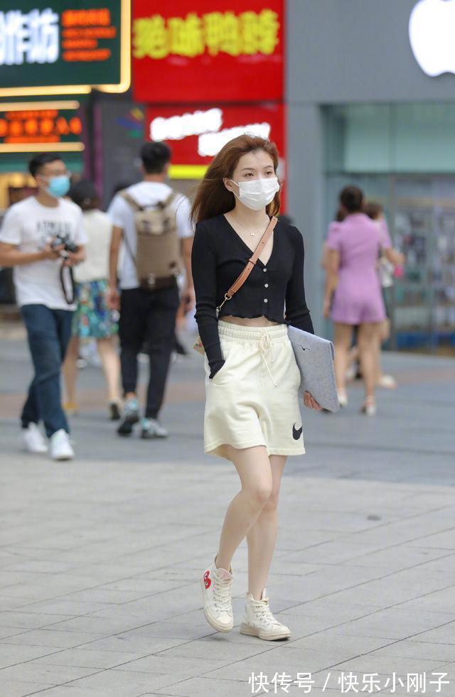 穿搭 吸引人眼球的打扮,普通穿搭很难实现,针织上衣显得很高级