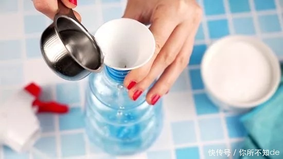 污渍|快速让镜子焕然一新！如何清洁镜子而不留下水痕？