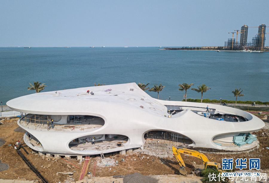 海口：海口湾标志性艺术建筑初见雏形