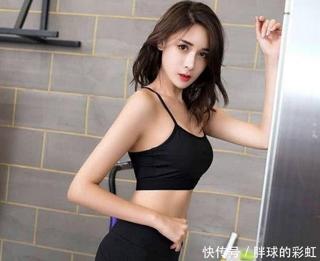 大秀|倾国倾城的打底裤小姐姐,大秀魅力身姿,展示优美迷人的S形身材