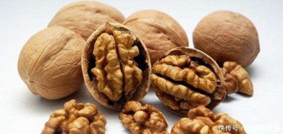 骨病专家提醒:骨疏松并不可怕,2种美味对骨好,骨骼慢慢变正常