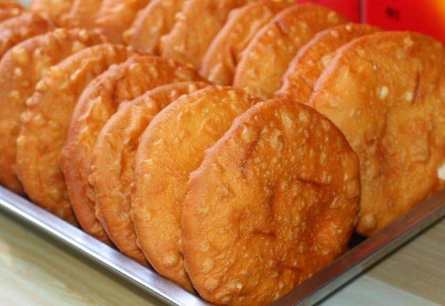 奶奶用了30年的炸油饼秘诀,金黄酥脆,个个空心,比买的好吃