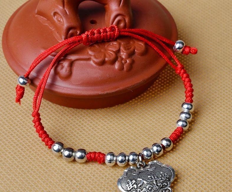 银饰品|过生日毁了孩子一只手!家人反目:谁让你给娃送这个?