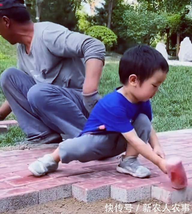手艺|北京一女子带娃下楼玩耍,自顾自地玩起了手机,结果他学手艺去了