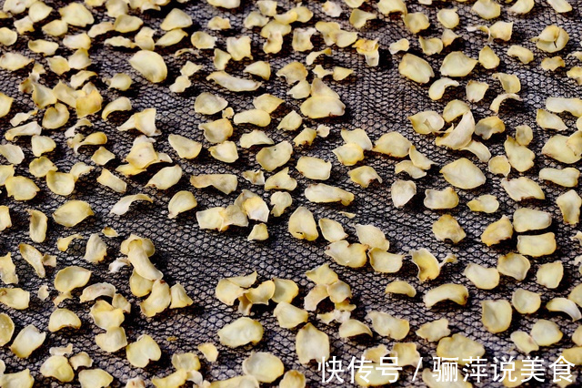 入秋后趁着太阳大，6种豆多晒点，晒好冬天没菜时拿出来炖肉特香