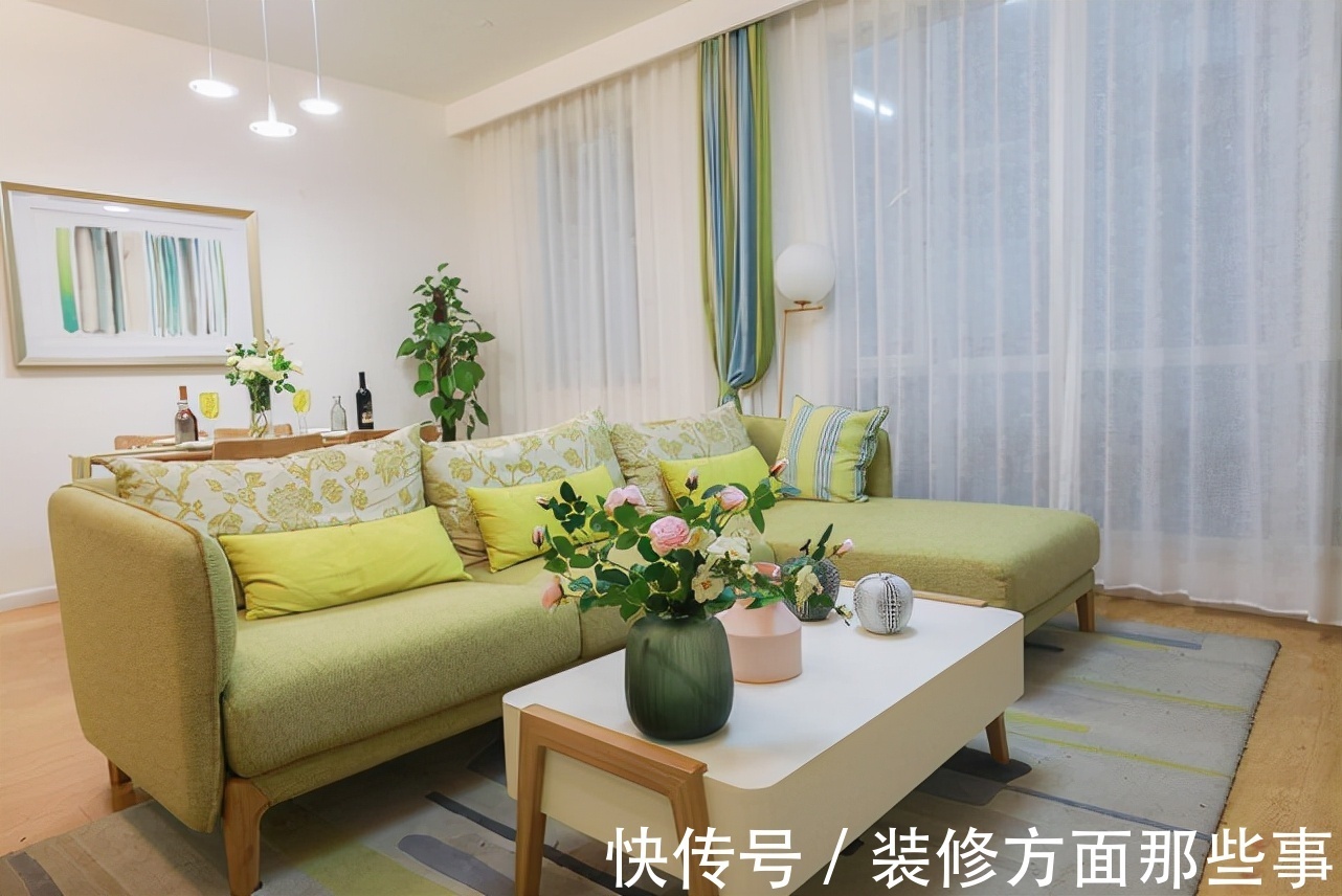 卧室|83平现代欧式二居室,清新的绿色与天然的木色相得益彰