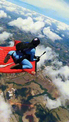 |搞笑GIF图:天下没有一口奶是免费的