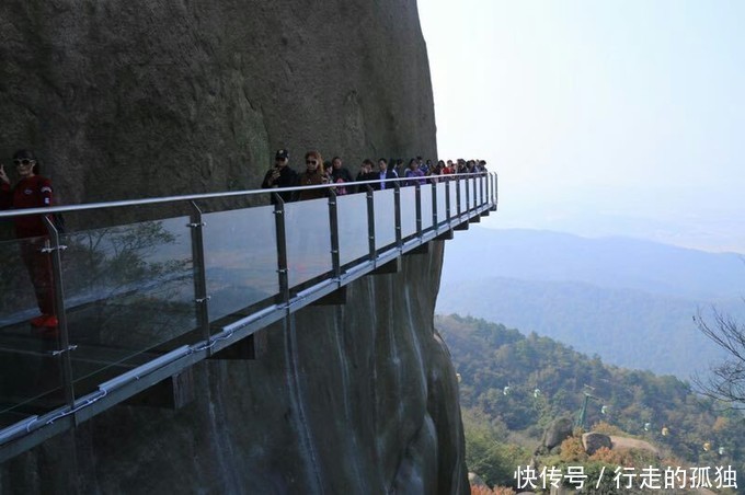 心跳巨石山