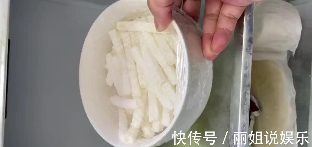 炸薯条正确的做法，“速冻”环节非常关键，咸香酥脆不易回软