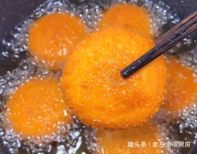 金黄诱人的南瓜糯米饼做法，注意这几个细节一次成功，香甜软糯