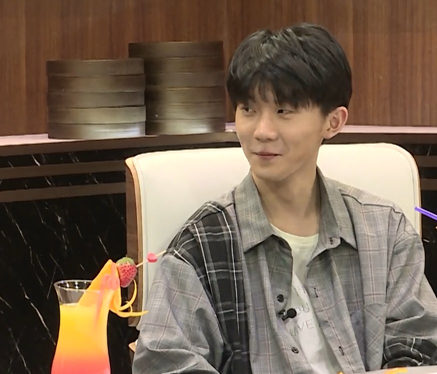 《我就是演员》导演偏爱女演员,马嘉祺看不下去,放大招惹导演傻眼