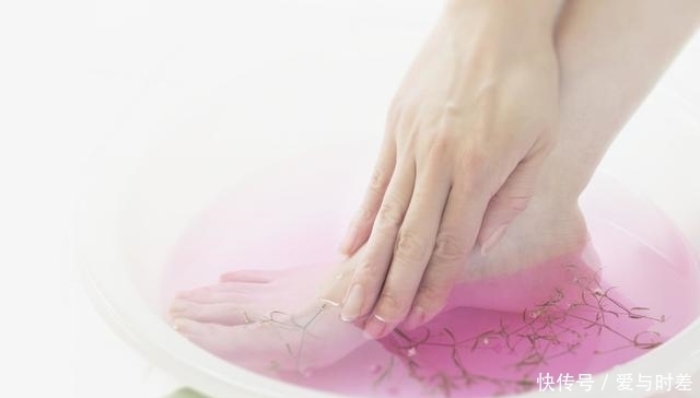 药包|泡脚可以养生,但如果犯了这4个错,还不如不泡